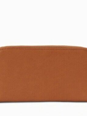 Thirty-One AABTB Wallet NWT